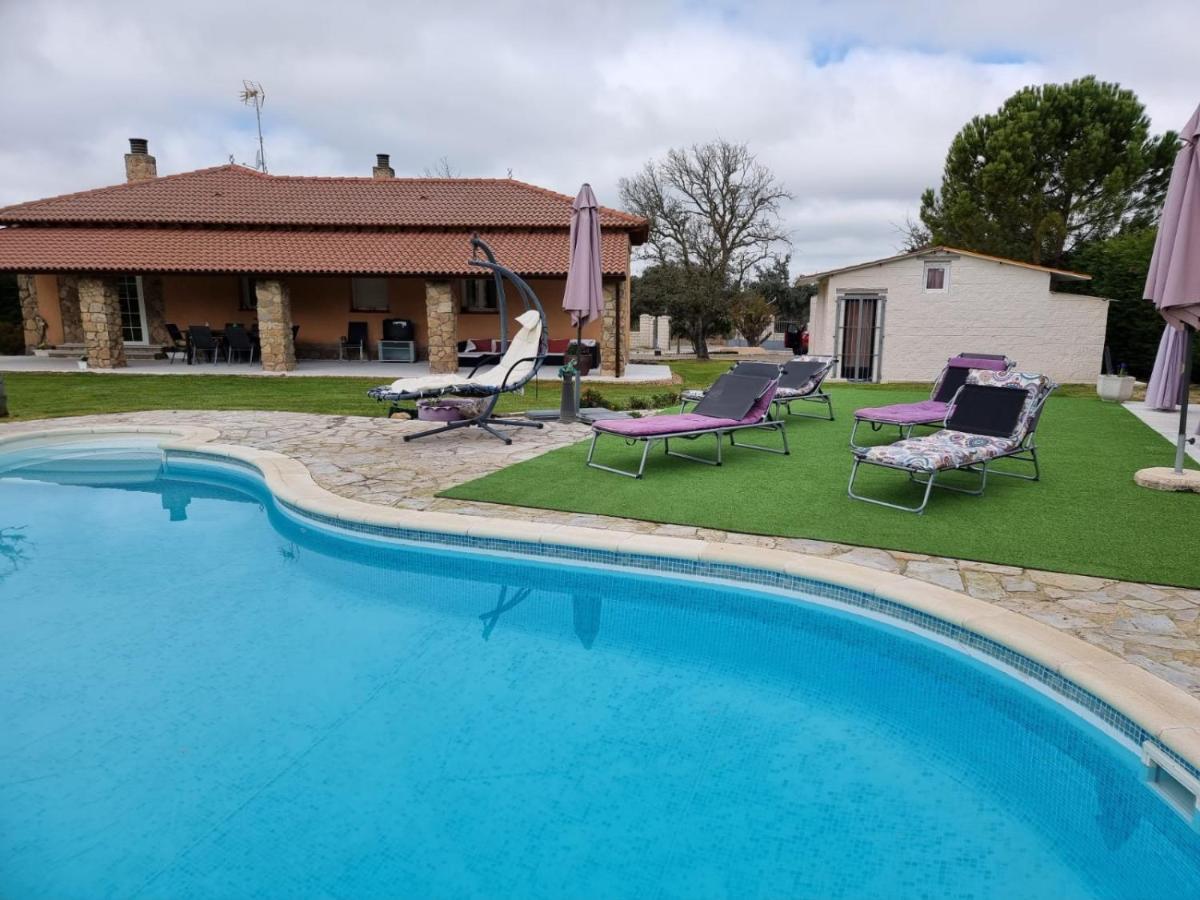 Villa Pancorbo Velayos Exterior photo
