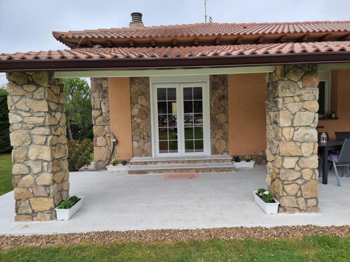 Villa Pancorbo Velayos Exterior photo