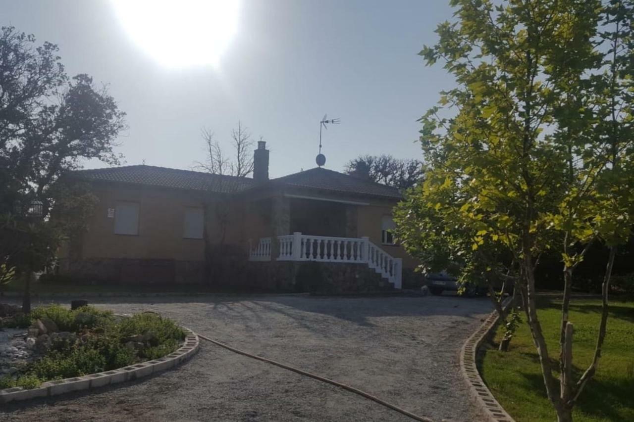 Villa Pancorbo Velayos Exterior photo